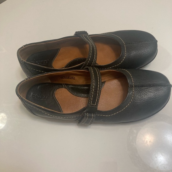 Chocolate brown shoes
Size 10 and euro 42. Leather - Picture 2 of 6